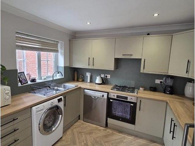 Spring Place Gardens, Mirfield WF14, 4 bed end terrace house to rent, £1,595 pcm | PrimeLocation