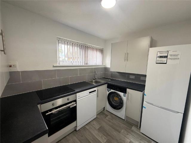 Spring Road, Southampton, Hampshire. 2 bed flat to rent £1,200 pcm £277 pw