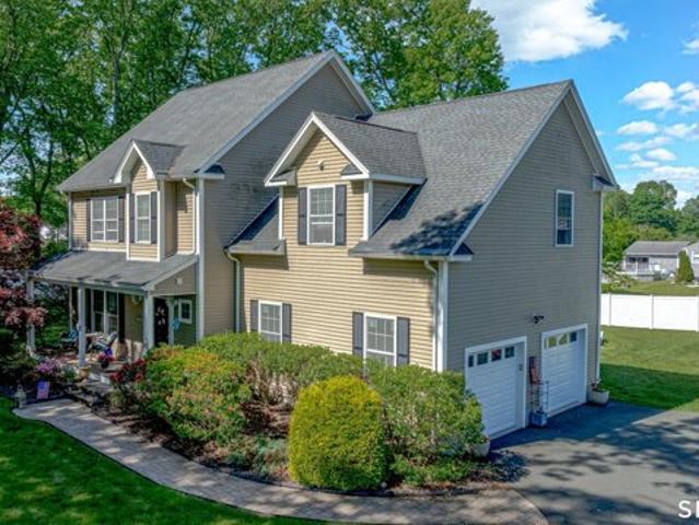 Spring Rd, North Haven, Home For Sale