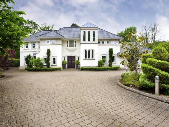 Spring Woods, Wentworth, Surrey, GU25. 6 bed detached house to rent £17,500 pcm £4,038 pw