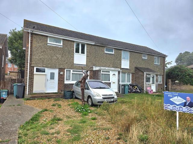 Spring Walk, Newport PO30, 3 bed end terrace house to rent, £1,050 pcm | PrimeLocation
