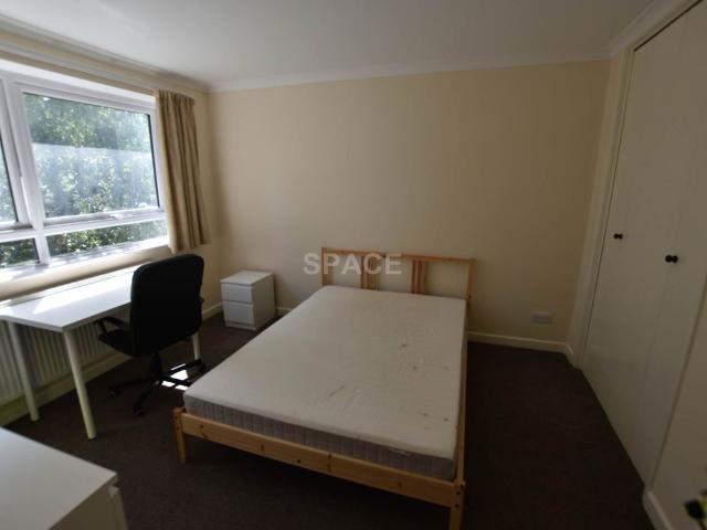 Spring Terrace, Reading RG2, 4 bed terraced house to rent, £2,000 pcm | PrimeLocation