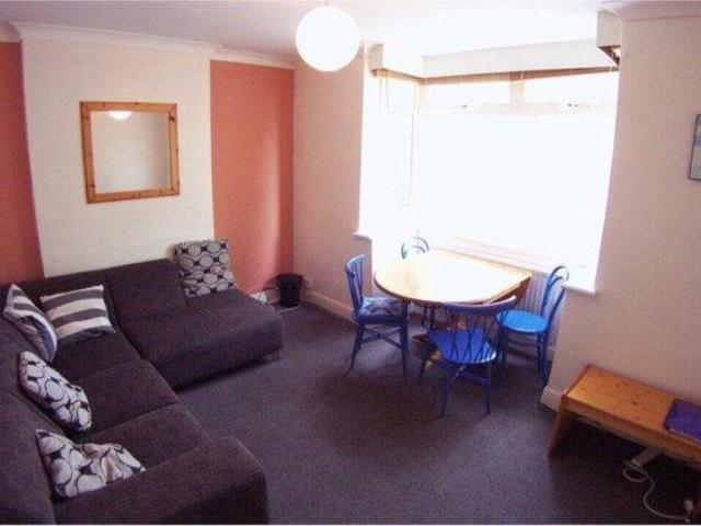 Springbank Crescent 3 bed house share to rent £1,623 pcm £375 pw