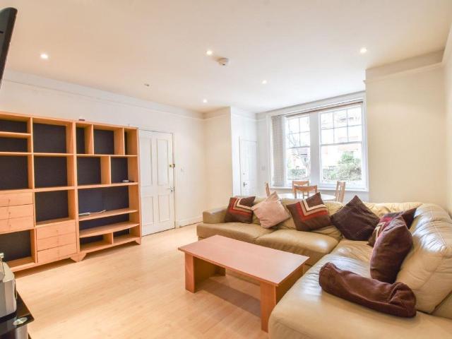 Springbank Road, Newcastle Upon Tyne NE2, 2 bed flat to rent, £1,250 pcm | PrimeLocation