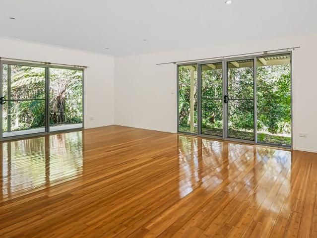 Springbrook Cottage Surrounded by Rainforest