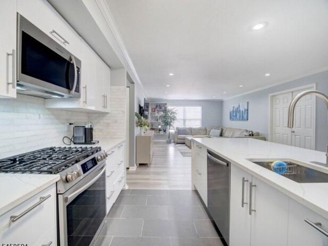 Springbrook Rd E, Montville Township, Condo For Sale
