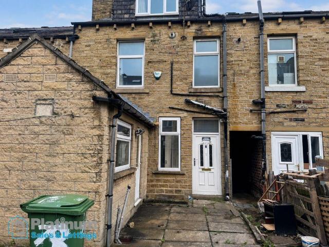 Springdale Street, Huddersfield 2 bed terraced house to rent £750 pcm £173 pw