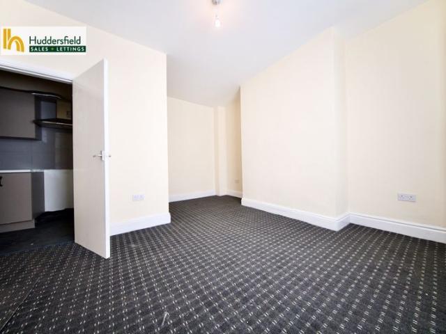Springdale Street, Huddersfield HD1, 2 bed terraced house to rent, £700 pcm | PrimeLocation