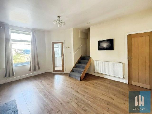 Springfield Terrace, Outlane, Huddersfield, HD3