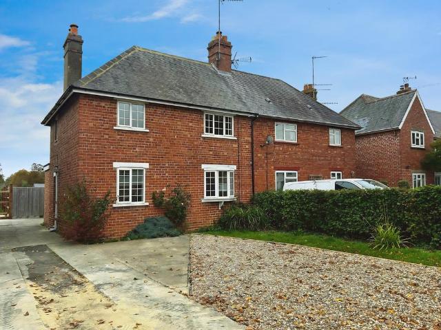 Springfield Avenue, Banbury OX16 3 bed semi detached house to rent £1,500 pcm £346 pw