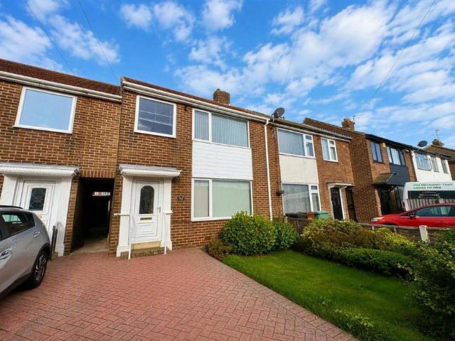 Springfield Avenue, Morley, LEEDS 3 bed terraced house to rent £1,050 pcm £242 pw