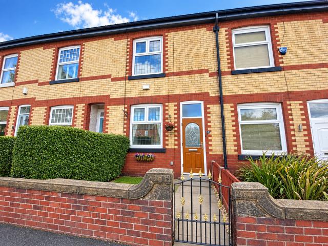 Springfield Avenue, Stockport SK6 2 bed terraced house to rent £1,350 pcm £312 pw