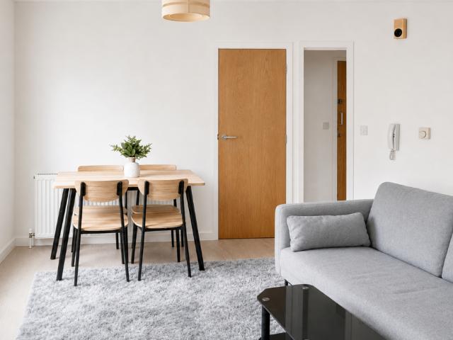 Springfield Court, Kingston upon. 1 bed apartment to rent £1,993 pcm £460 pw