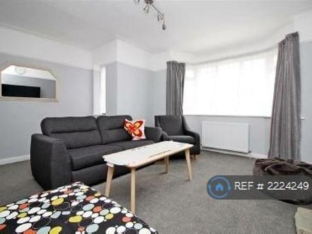 Springfield Close, Stanmore, HA7 2 bed maisonette to rent £1,990 pcm £459 pw