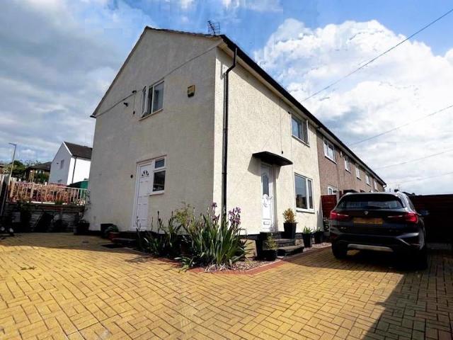 Springfield Crescent, Chesterfield, S44 3 bed end of terrace house to rent £850 pcm £196 pw