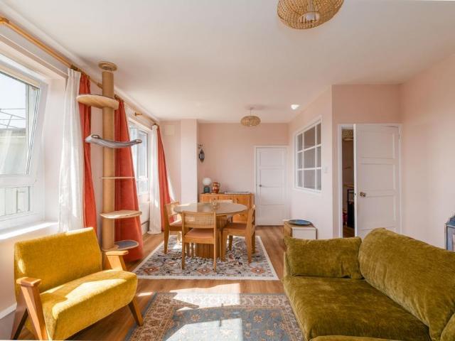 Springfield Grove London SE7 3 bed flat to rent £2,200 pcm £508 pw