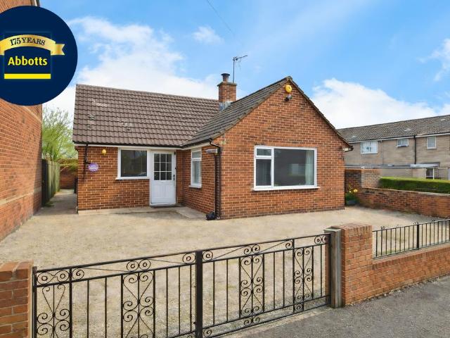 Springfield Green, Chelmsford, CM1 2 bed bungalow to rent £1,800 pcm £415 pw