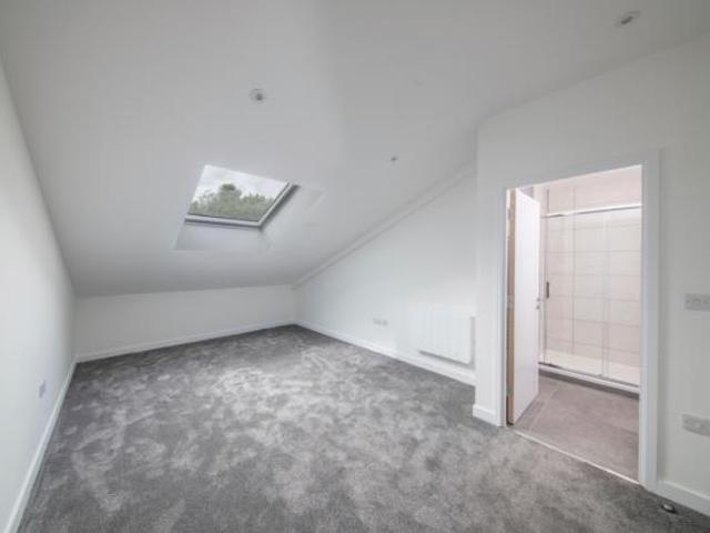 Springfield House, Ashwood Way. 2 bed flat to rent £1,510 pcm £348 pw
