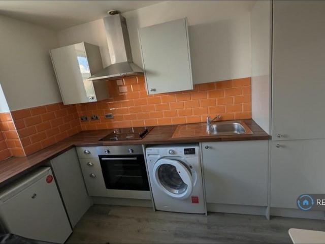Springfield House, Barnsley, S70 1 bed flat to rent £630 pcm £145 pw