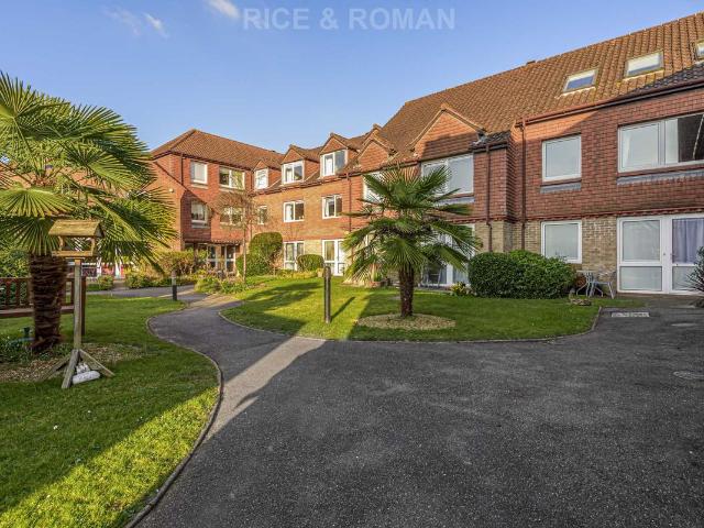 Springfield Meadow, Weybridge KT13, 1 bed flat to rent, £1,100 pcm | PrimeLocation