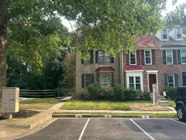 Springfield Oaks Dr