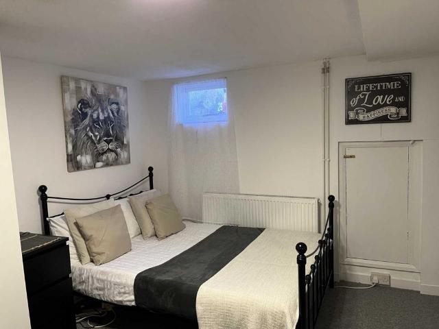Springfield Road, Guildford GU1 6 bed house share to rent £950 pcm £219 pw