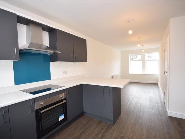 Springfield Road, Guiseley, Leeds LS20, 2 bed flat to rent, £950 pcm | PrimeLocation