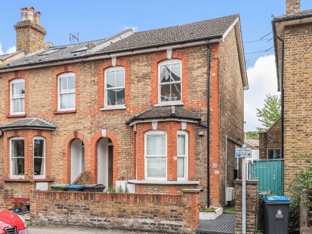 Springfield Road, Kingston Upon Thames KT1, 2 bed flat to rent, £1,995 pcm | PrimeLocation