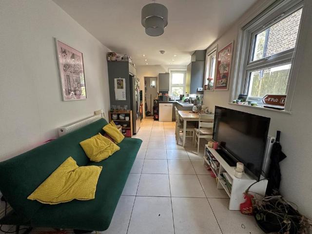 Springfield Road, London 5 bed house to rent £4,000 pcm £923 pw