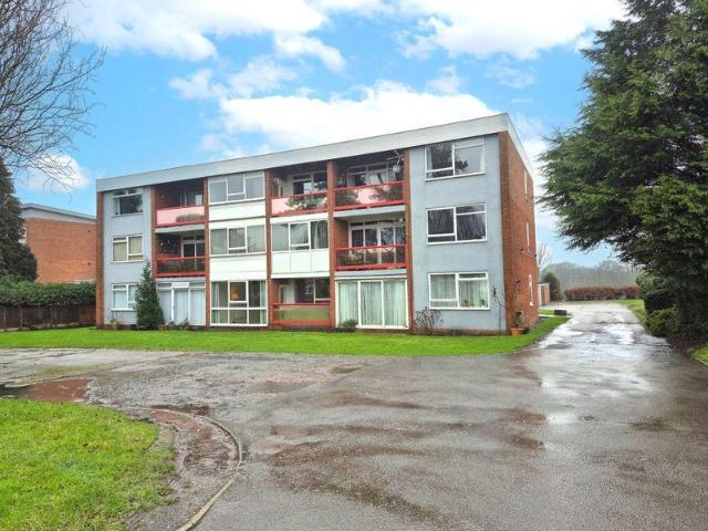 Springfield Road, Sutton Coldfield B75 1 bed apartment to rent £850 pcm £196 pw