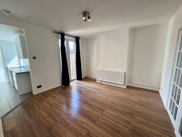 Springfield Road, Shepshed, Le12