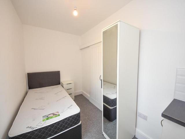 Springfield Road, Springfield, Wigan. 1 bed in a house share to rent £520 pcm £120 pw