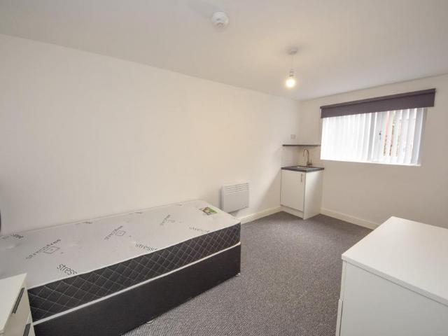Springfield Road, Springfield, Wigan. 1 bed in a house share to rent £628 pcm £145 pw