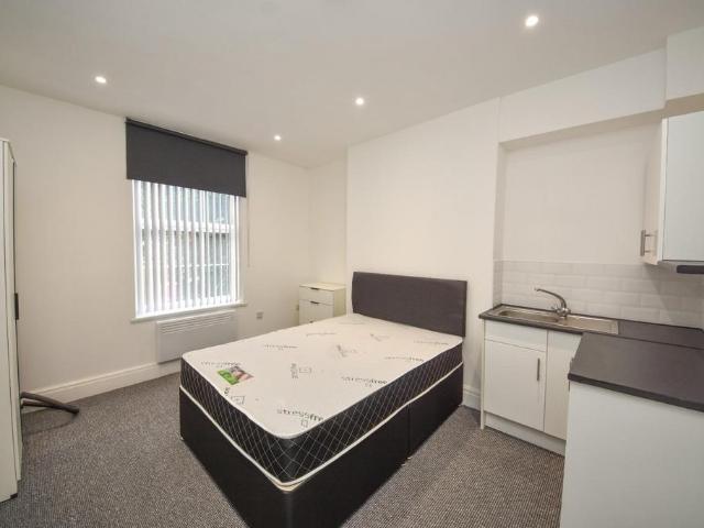 Springfield Road, Springfield, Wigan. 1 bed in a house share to rent £693 pcm £160 pw