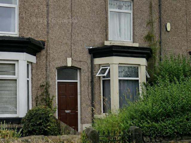 Springfield Street, Heywood OL10 2 bed terraced house to rent £780 pcm £180 pw
