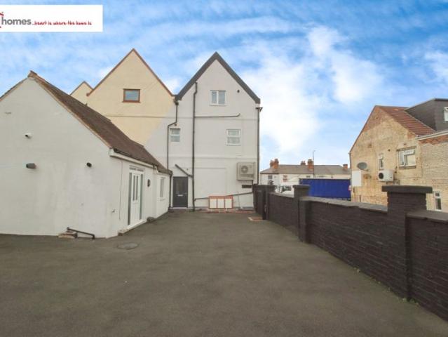 Springfields, Rushall WS4, 3 bed maisonette to rent, £995 pcm | PrimeLocation