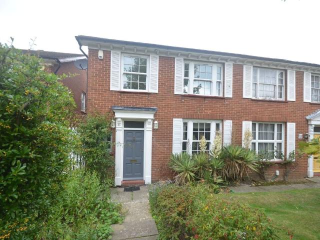 Springpark Drive, Beckenham BR3, 3 bed terraced house to rent, £2,500 pcm | PrimeLocation