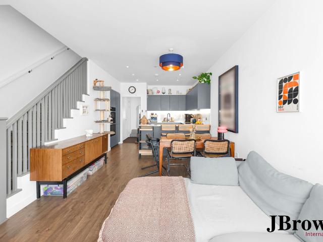 Springpark Drive, London N4, 4 bed terraced house to rent, £5,000 pcm | PrimeLocation
