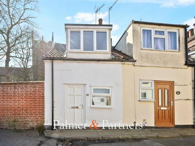 Spurgeon Street, Colchester, Essex, CO1 2 bed end of terrace house to rent £900 pcm £208 pw