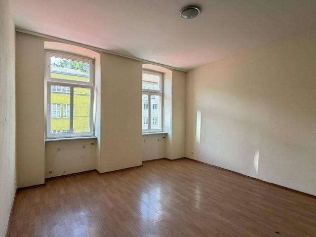 # SQ UNSANIERTE 1 ZIMMER WOHNUNG GEGENÜBER PRIVAT KLINIK DÖBLING U4 U BAHN NÄHE 1190 WIEN