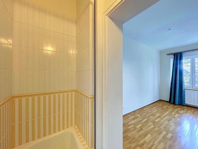 Sq. Vergote Beautiful 4 bed flat + terrace + pkg
