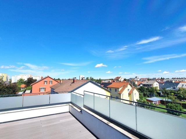 #SQ WIENER NEUSTADT: EXKLUSIVES WOHNERLEBNIS FÜR FAMILIE, ARBEIT UND MEHR – TRAUMHAUS MIT DACHTERASSE UND FERNBLICK