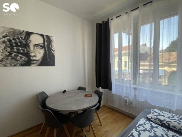 # SQ ZENTRALE LAGE AM SPITZ 3 ZIMMER ALTBAUWOHNUNG SANIERT UND GEPFLEGT KURZZEITVERMIETUNG MÖGLICH