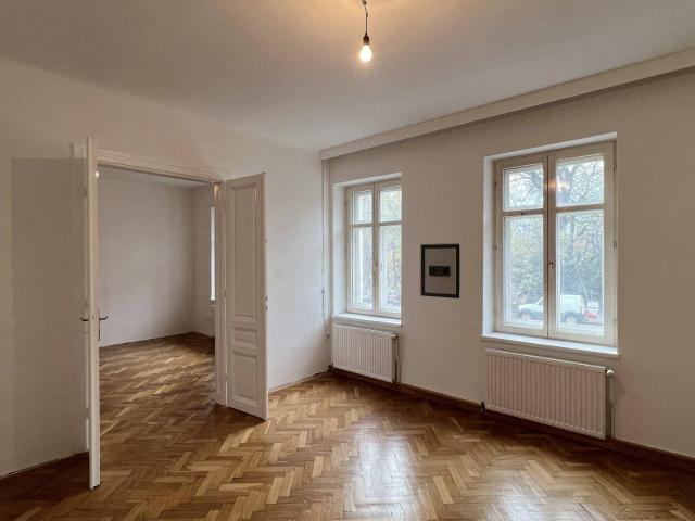 # SQ CHARMANTE LAGE BEIM HANUSCH KRANKENHAUS ELEGANTER WIENER ALTBAU IN PENZING MIT ZUGANG INS GRÜNE
