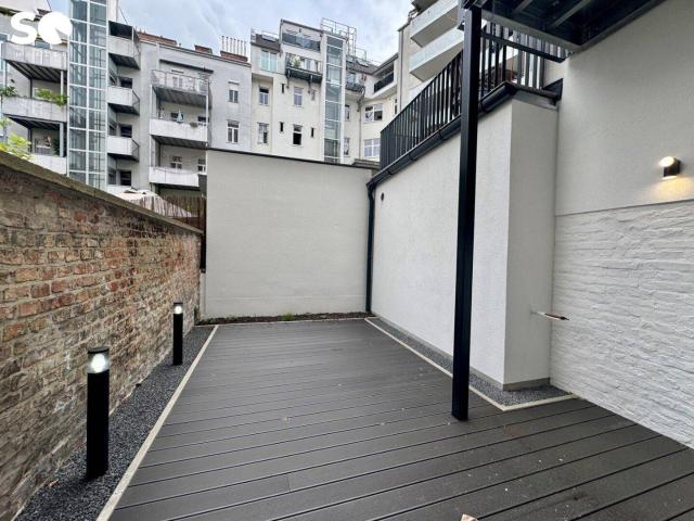 #SQ ERSTBEZUG: 2 ZIMMER ALTBAUWOHNUNG MIT TERRASSE UND GARTEN IN RUHELAGE!