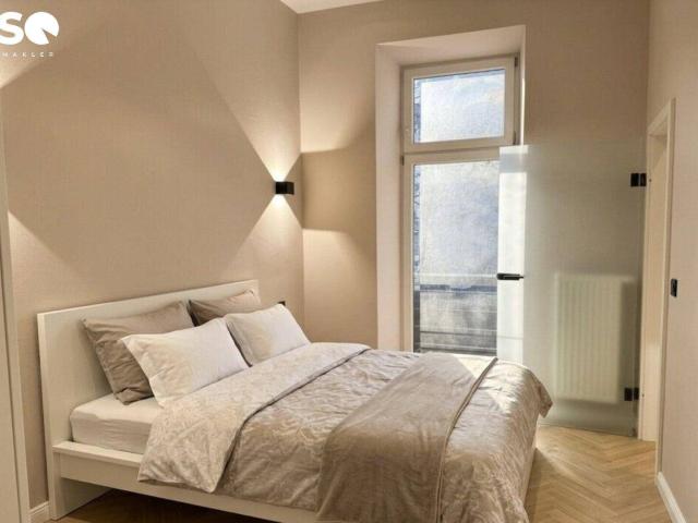 #SQ ERSTBEZUG 2 ZIMMER IN RUHIGER LAGE STILVOLLER ALTBAU, IDEALER GRUNDRISS + FRANZÖSISCHER BALKON