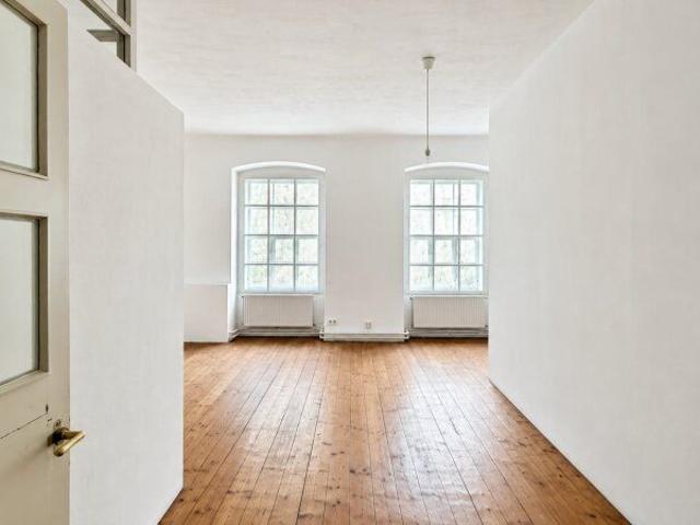 # SQ GROSSZÜGIGES LOFT MIT 255 m² & ALTBAUCHARME IN 1070 WIEN – 4. Stock | ca. 255 m² | 6 Zimmer | ohne Lift