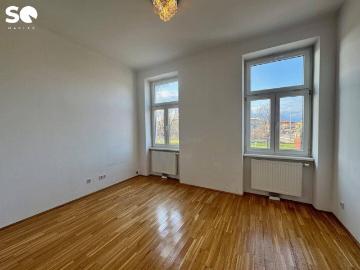 #SQ GUT AUFGETEILTE 3 ZIMMER WOHNUNG MIT BALKON!