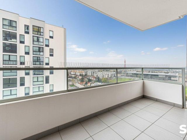 # SQ HOCH33 WOHNEN MIT WEITBLICK IM HÖCHSTGELEGENEN WOHNGEBÄUDE WIENS