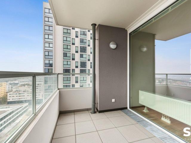 # SQ HOCH33 WOHNEN MIT WEITBLICK IM HÖCHSTGELEGENEN WOHNGEBÄUDE WIENS